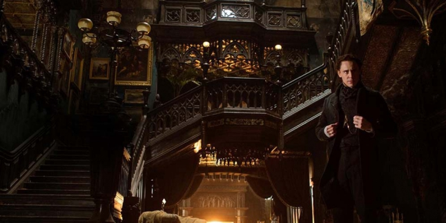 Kastil Tua yang Penuh Misteri di 'Crimson Peak'