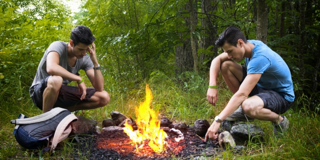 Ketika di Gunung, Gunakan Bahan Alami Ini Untuk Memasak