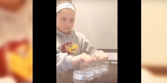 Kumpulan Trik Bottle Flip yang Keren Maksimal