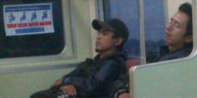 Laki-Laki Harusnya Malu Duduk di Kursi Prioritas KRL