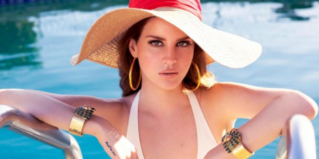 Lana Del Rey Akhirnya Penjarakan Fans Fanatiknya