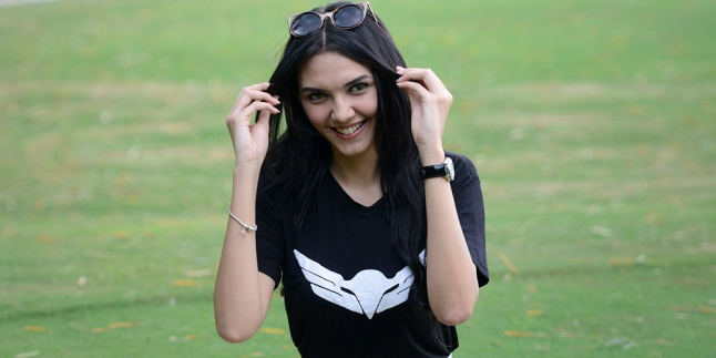 Main Film Baru, Alexa Key Harus Siap Taklukkan Kerasnya Rinjani