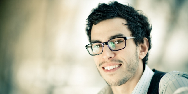 Makin Gaya Dengan Kacamata Terbaru Musim Semi Ini