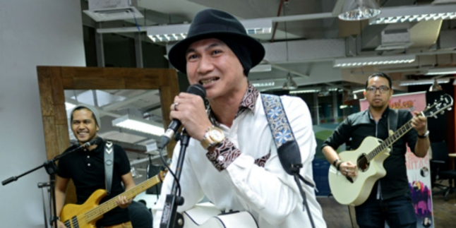 Mantan Vokalis Band ini Memilih Solo Karir