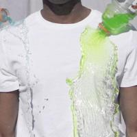 Mahasiswa Ini Berhasil Ciptakan Kaos Anti Air!