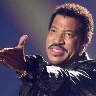 Bentrok Pemilu, Konser Lionel Richie Tetap Digelar