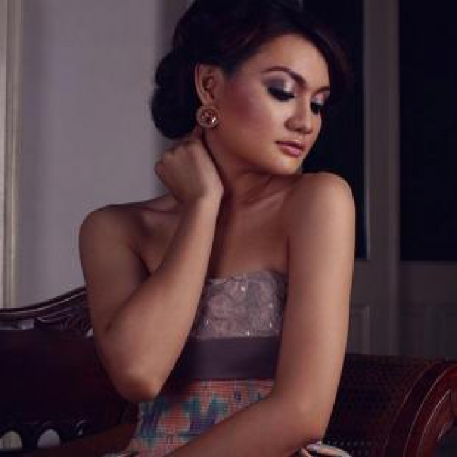 Girls Gallery: Estetika Kartini Dalam Diri Fella Sumendap thumbnail