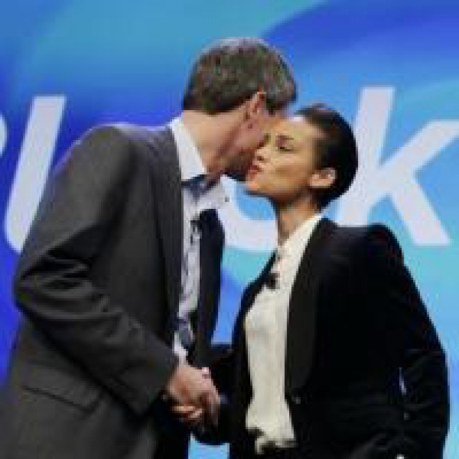 Alicia Keys, Direktur Kreatif Global BlackBerry Dipecat?! thumbnail