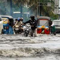 Banjir Dini Hari, Banyak Jalan Tidak Bisa Dilewati Kendaraan