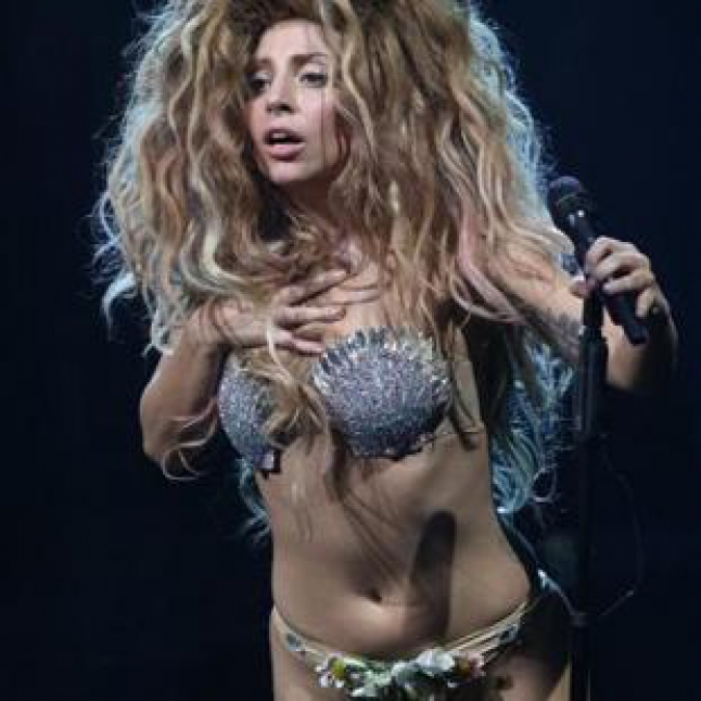 Syuting Video Klip Baru, Lady Gaga Digigit Kukang! thumbnail