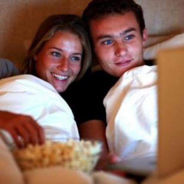 Guys, These Are Suitable Movies for You on Valentine's Day!