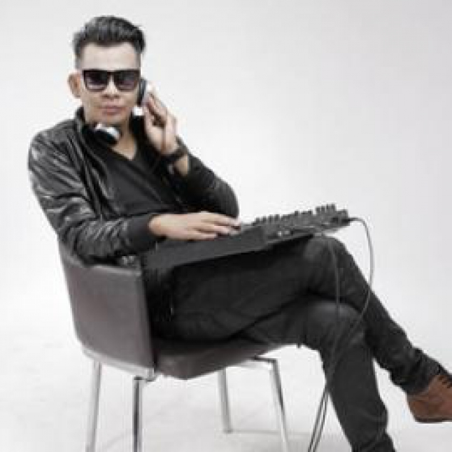 Diam-Diam, DJ Yugo DNA Lempar Lagu