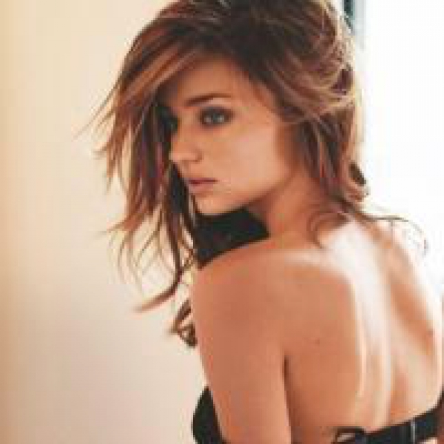 Lagi! Miranda Kerr Tampil Topless di Majalah