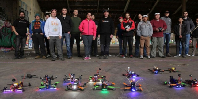 Ngebut Pakai Drone, Seru dan Menegangkan! thumbnail