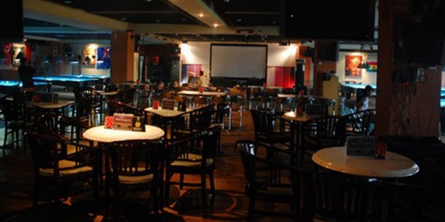 Nobar Sambil Makan Enak? Cuma di Ricks Cafe!