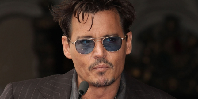 Penampilan Johnny Depp di INTO THE WOOD Dinilai Aneh thumbnail