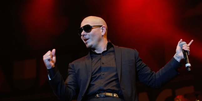 Permintaan Aneh Pitbull Sebelum Manggung