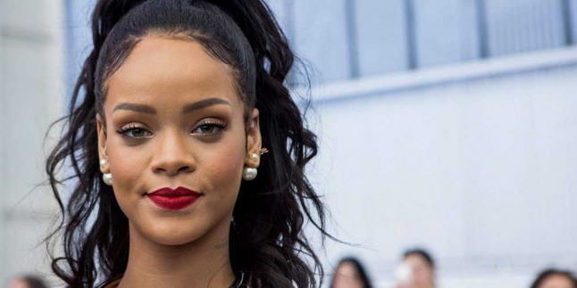 Rihanna Ogah Sepanggung Bareng Taylor Swift