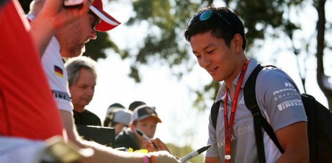 Rio Haryanto Beda 15 Detik Dengan Lewis Hamilton