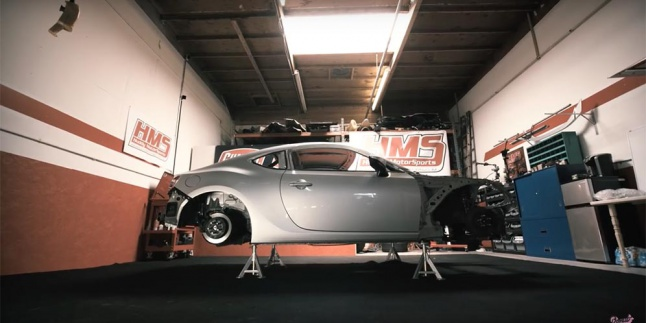 Sadis! Toyota 86 Ini Gendong Mesin Ferrari