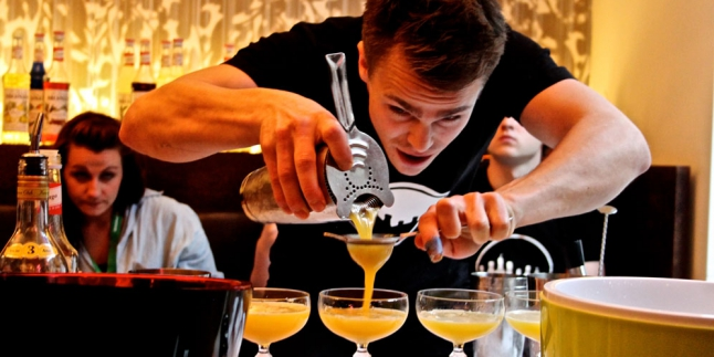 Sekali-sekali Bikin Cocktail Sendiri, Loe Nikmati Sendiri Saat 'Me Time'