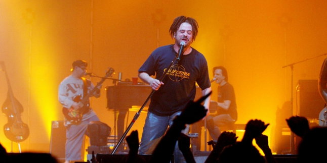Setelah Satu Tahun, Tujuh Track Counting Crows Akhirnya Kelar