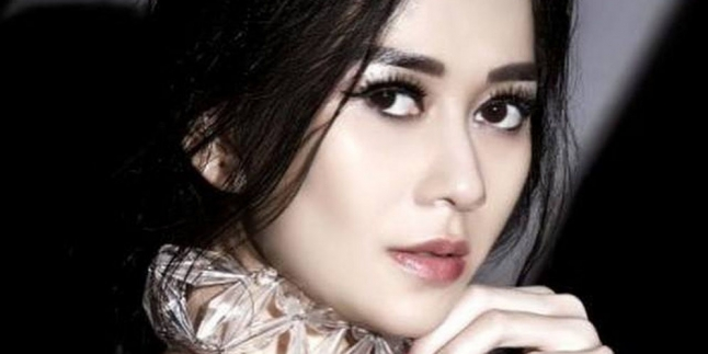 Si Seksi Aura Kasih Ikut Demam Musik EDM