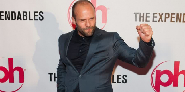 Takut Tersaingi THE TRANSPORTER LEGACY Bakal Undur Jadwal Rilis