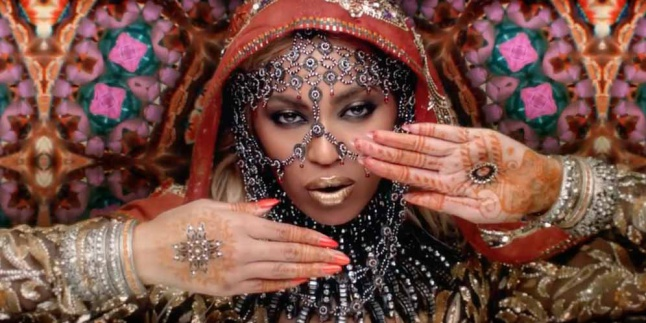 Tampil di Video Klip Baru Coldplay, Beyonce Dikritik