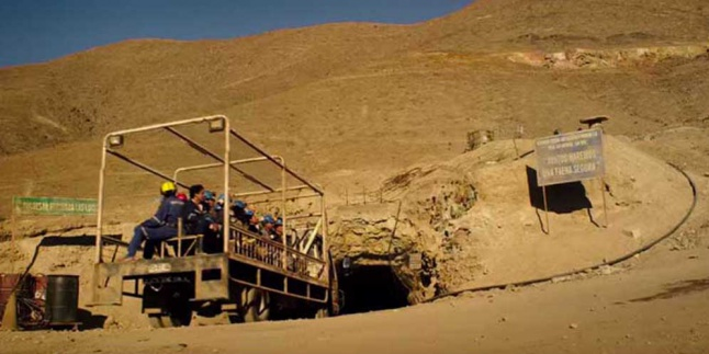 'The 33', Kisah Nyata Penambang yang Terjebak 69 Hari
