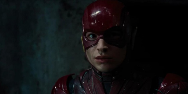 The Flash Bawa Pacar ke Justice League
