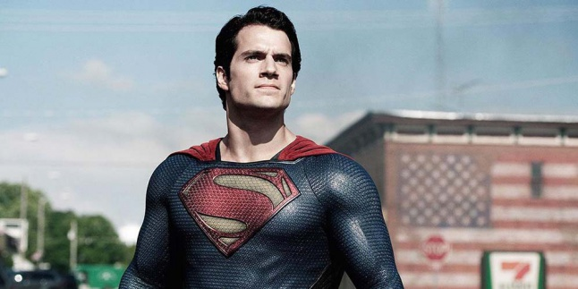 Inikah Kostum Hitam Superman?