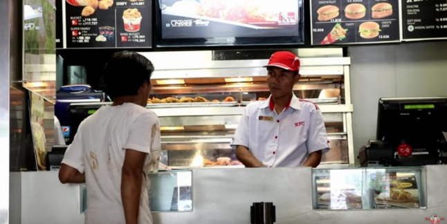 Ketika Restoran Cepat Saji Lebih Manusiawi dari Warung Mie Ayam