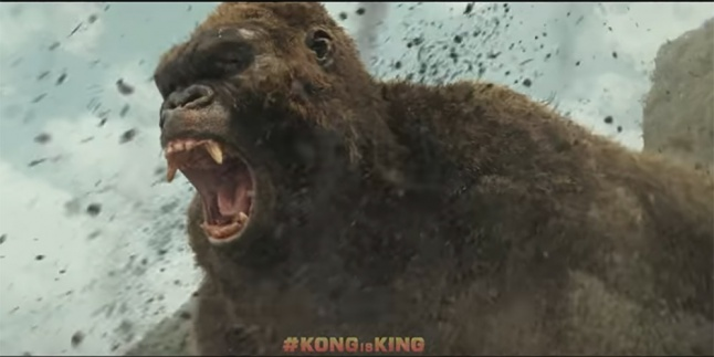 King Kong Ngamuk Hancurkan Helikopter