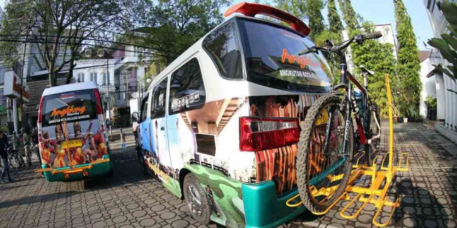 Angkot Eksklusif untuk Keliling Bandung