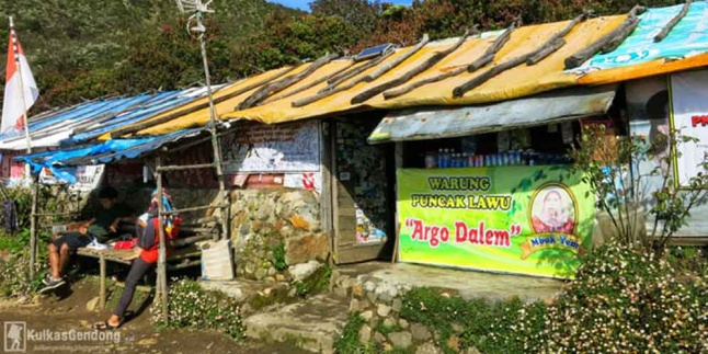 Warung Tertinggi di Indonesia? Ini Dia!