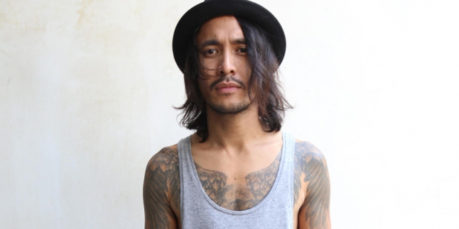 URAT KERINGAT ENERGI Jadi Idealisme Ello Dalam Bermusik