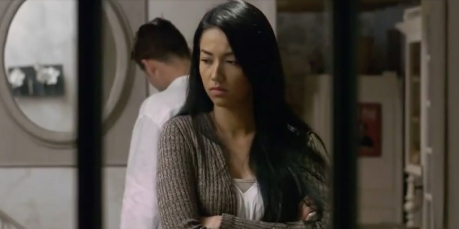 Velove Vexia Jadi Gadis Kampung di Paris