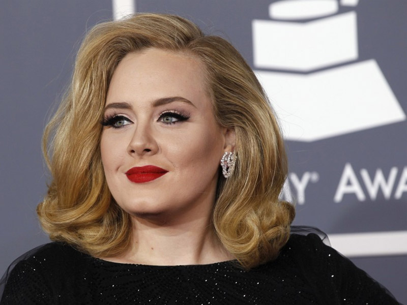 Adele Sabet Gelar Penyanyi Paling Tajir!