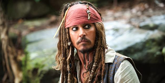 Bawa Kostum Jack Sparrow Kemana-mana, Johnny Depp Rela Jadi Badut.
