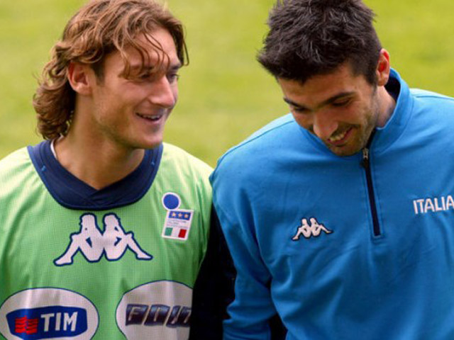 Buffon: Totti, Loe Luar Biasa! thumbnail