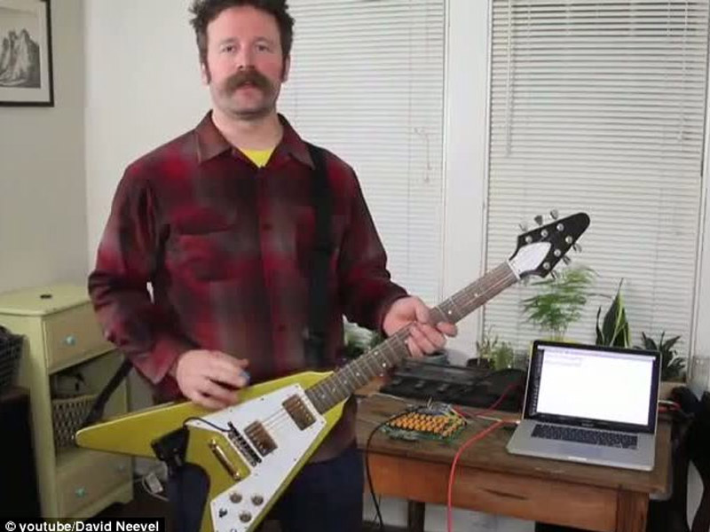 Canggih, Nih Gitar Bisa Kirim Email!