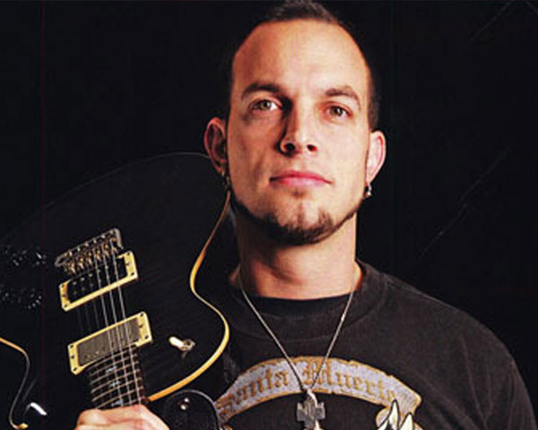 Gitaris Creed keluarin debut solo album