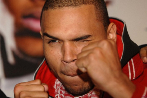 Hajar Pria Gak Dikenal, Chris Brown Terancam Masuk Penjara?! thumbnail
