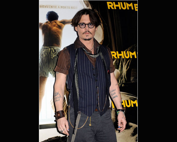 Johnny Depp dapet penghargaan fashion icon   