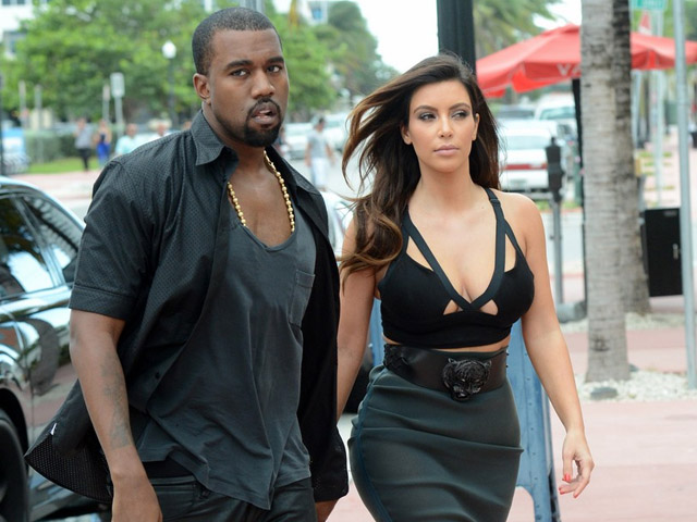 Kanye West Tolak Tampil di 