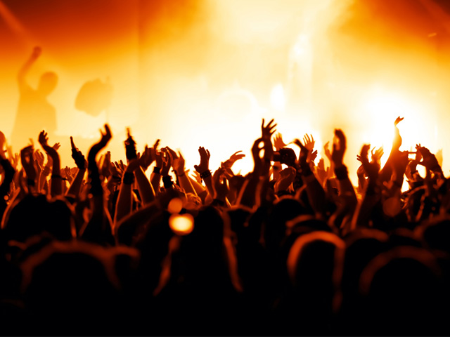 Kegiatan Yang Mesti Dihindari Saat Nonton Konser Rock