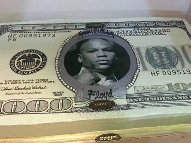 Kue Ulang Tahun Floyd Berbentuk Uang