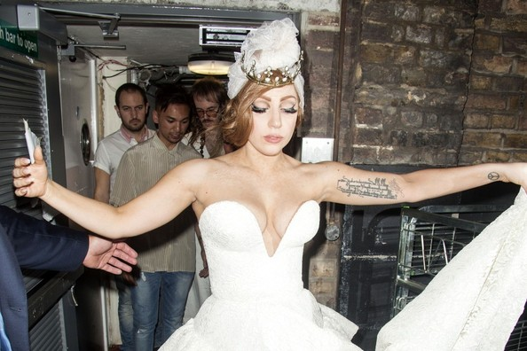 Lady Gaga Dipaksa Cabut Lagu Soal Lady Diana!
