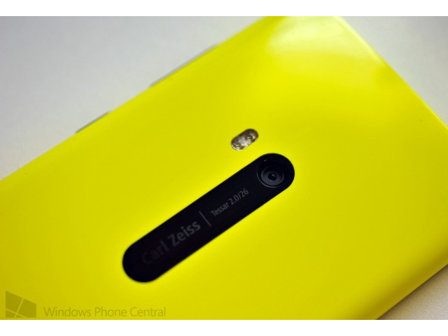Nokia Bikin Lumia Seri Elvis? thumbnail